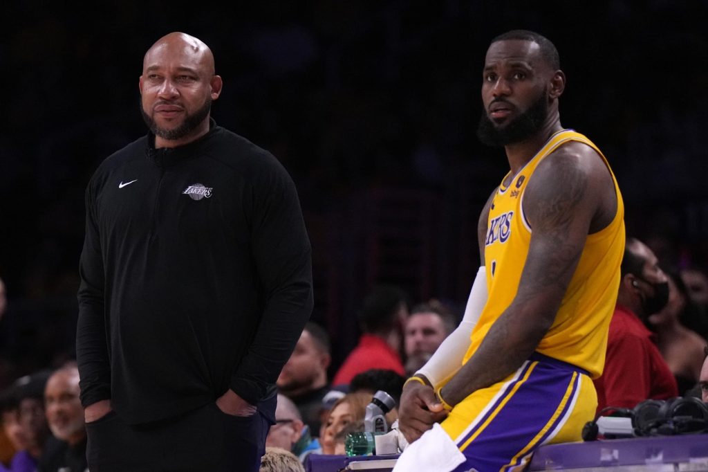 lakers-spacing,-cavs-defense-and-more-early-nba-takeaways