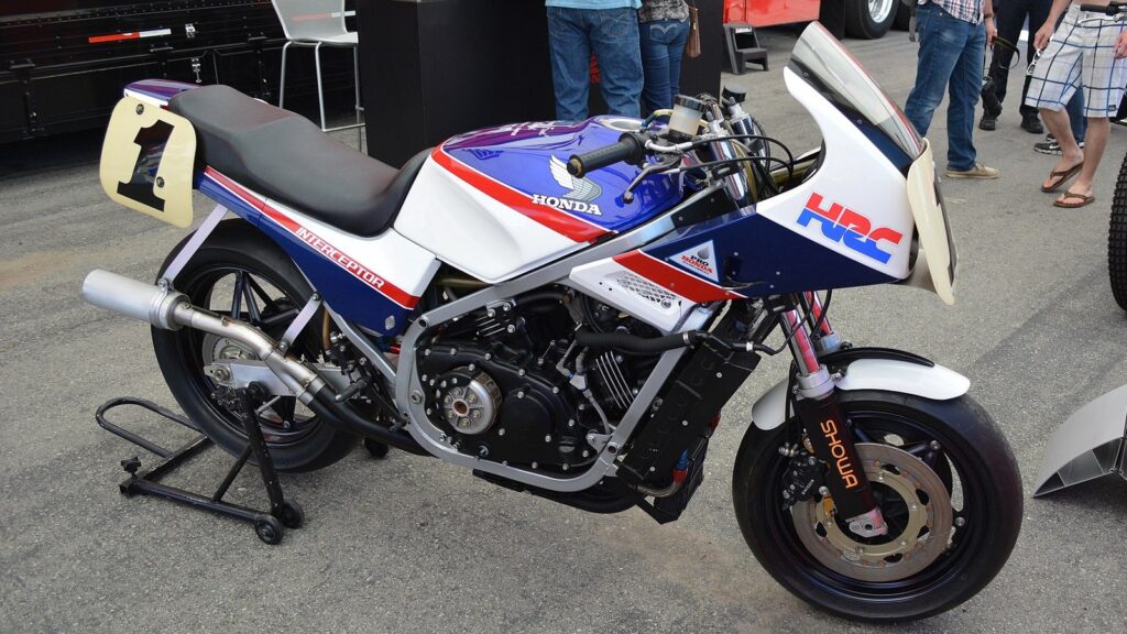 the-stylish-honda-motorcycle-that-still-turns-heads-today