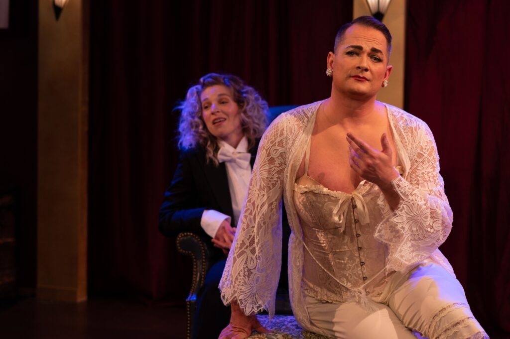 jeffrey-neuman’s-canny-drama,-“the-headliners,”-wows-at-pluss-theatre