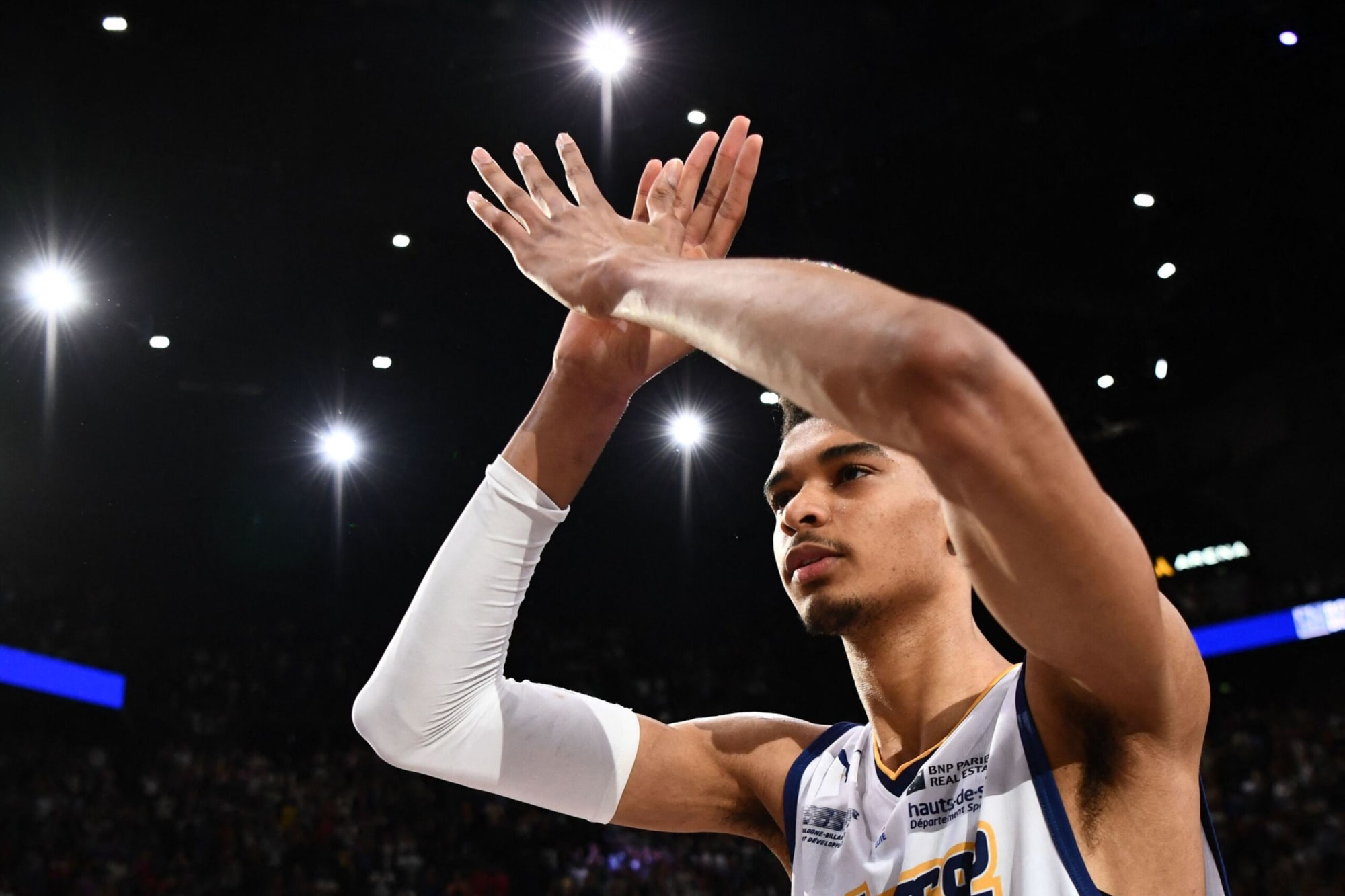 spurs-2023-offseason-primer:-targets,-outgoing-free-agents,-trades,-draft-needs-and-more