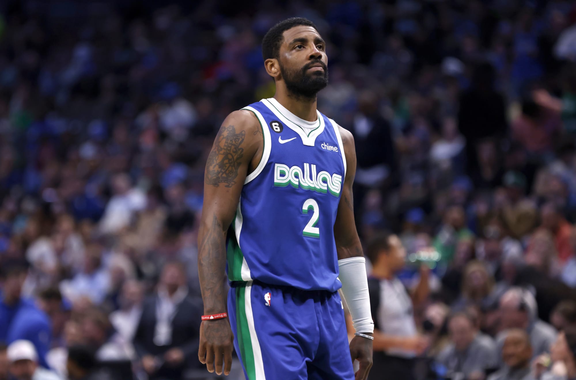 lebron-to-dallas:-nba-twitter-torched-kyrie-irving-for-absurd-trade-request