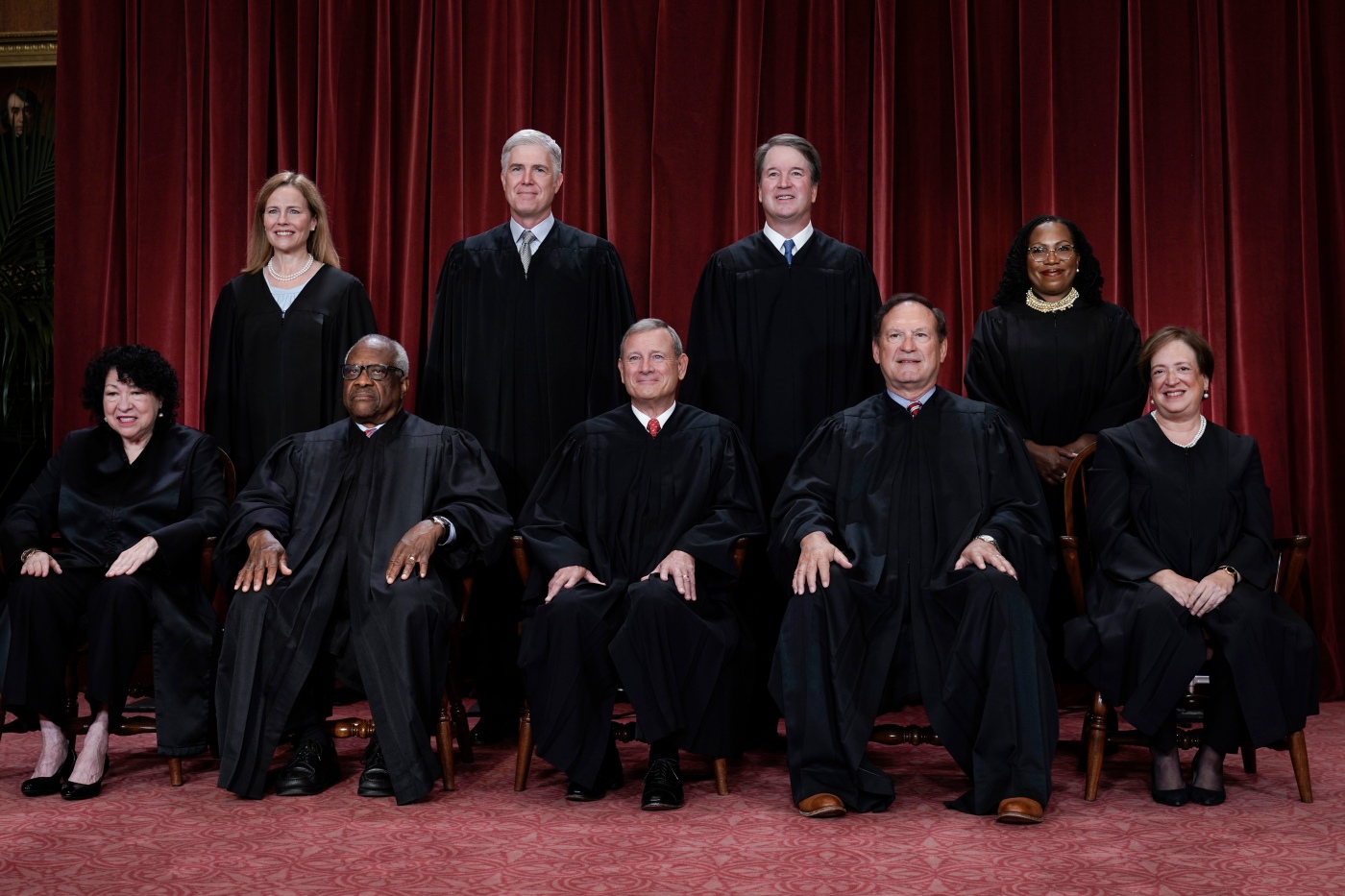 in-370-days,-supreme-court-conservatives-dash-decades-of-abortion-and-affirmative-action-precedents