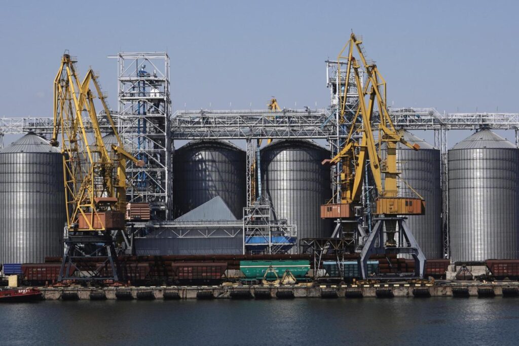 russia-targets-key-ukraine-black-sea-port-of-odesa,-a-day-after-halting-grain-export-deal