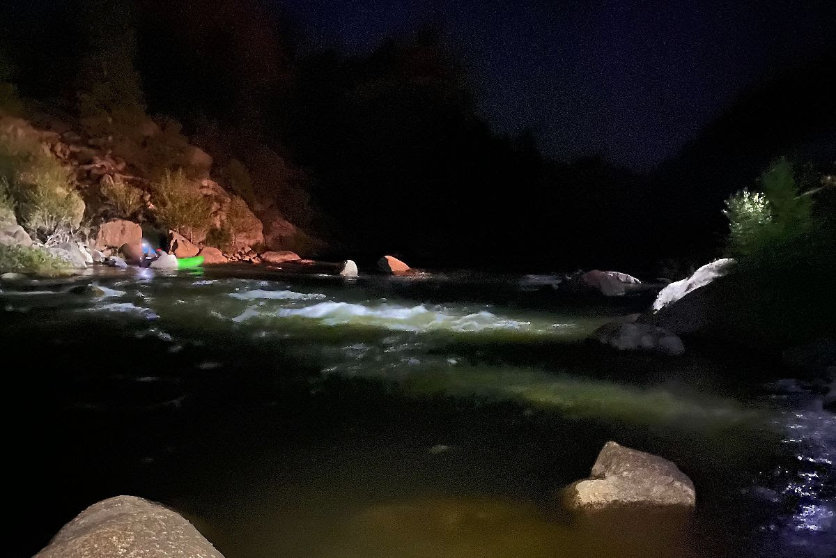 nighttime-rescue-of-three-from-arkansas-river-in-brown’s-canyon-after-raft-flips
