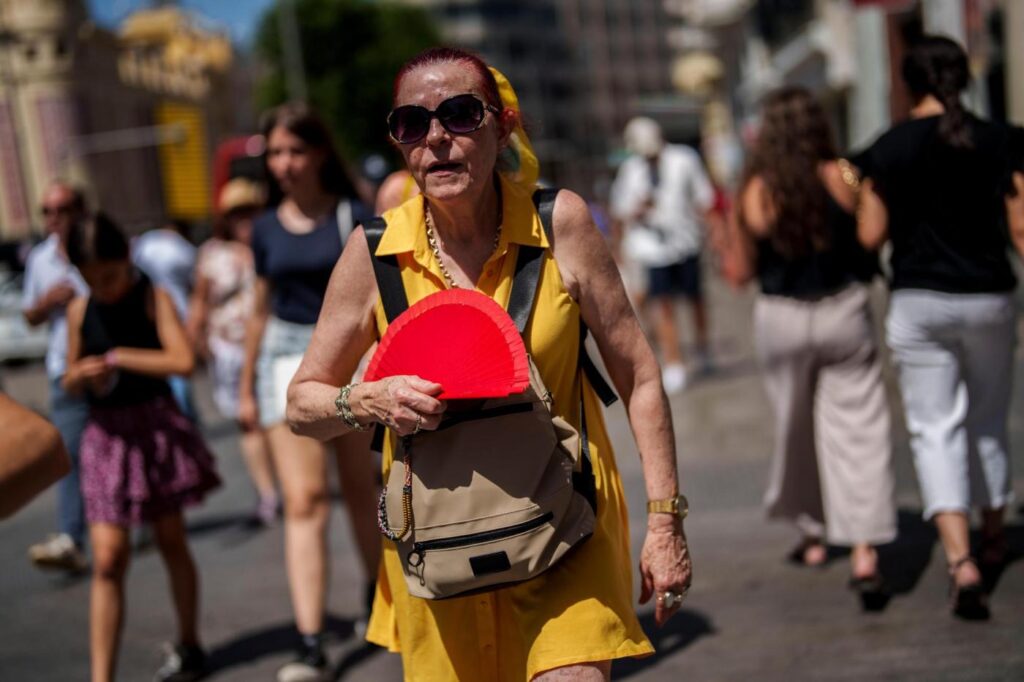 study-finds-climate-change-fingerprints-on-july-heat-waves-in-europe,-china-and-america