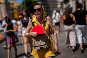 study-finds-climate-change-fingerprints-on-july-heat-waves-in-europe,-china-and-america